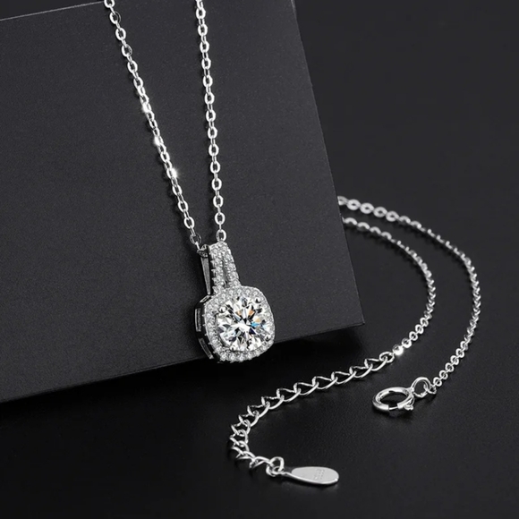 Stunning 2 Carat Diamond Necklace - Picture 5 of 8
